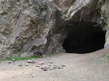نشانه وجود گنج در غار – پنهان کردن گنج در غار